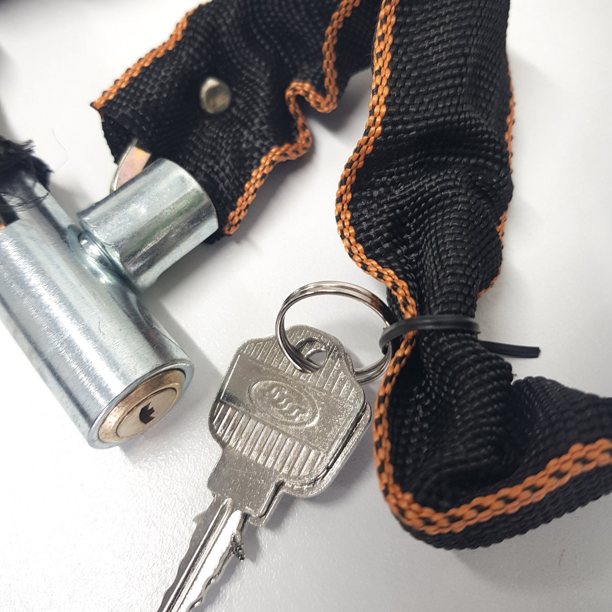 Cycle Key Locking Chain with Soft Cover Wired 2 Ride