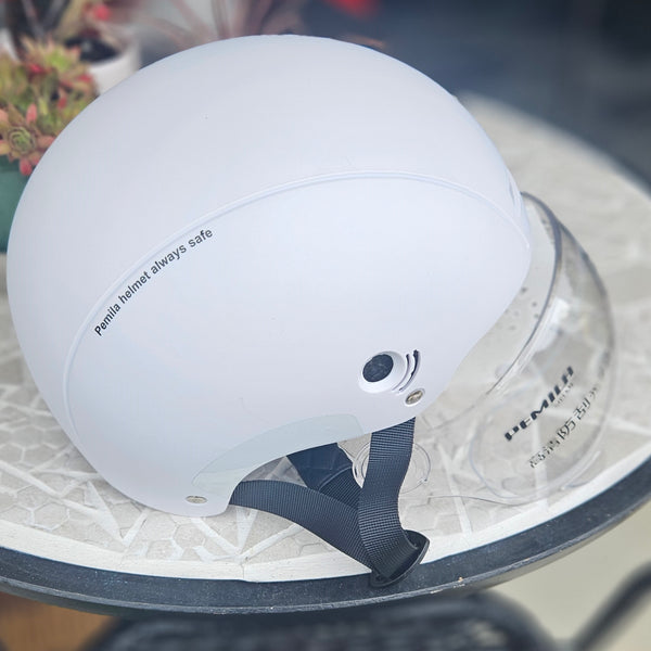 white cycle helmet with visor